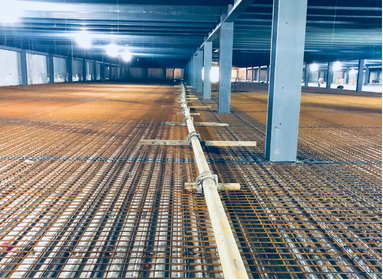 Concrete pump pipe lengths joined with couplings